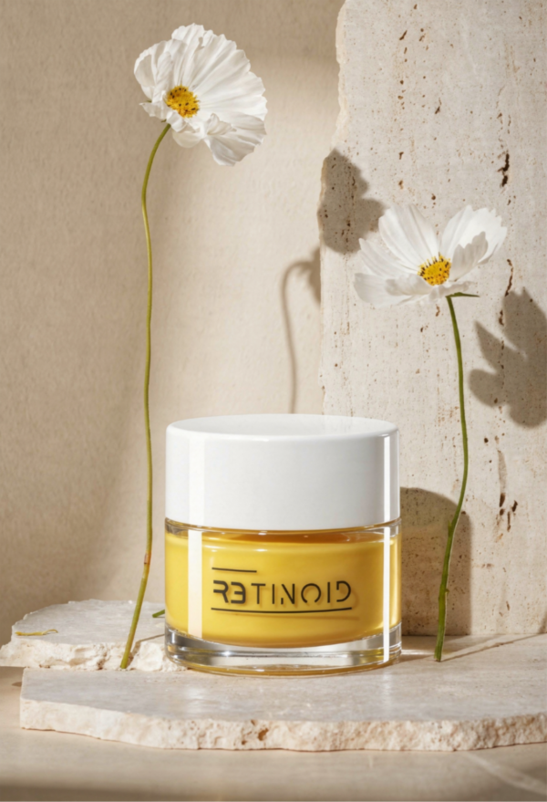 Retinal és Retinol duó, kiegészítve ceramid komplexszel és nyugtató hatóanyagokkal.